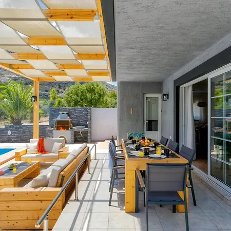 Villa Alpha By *
